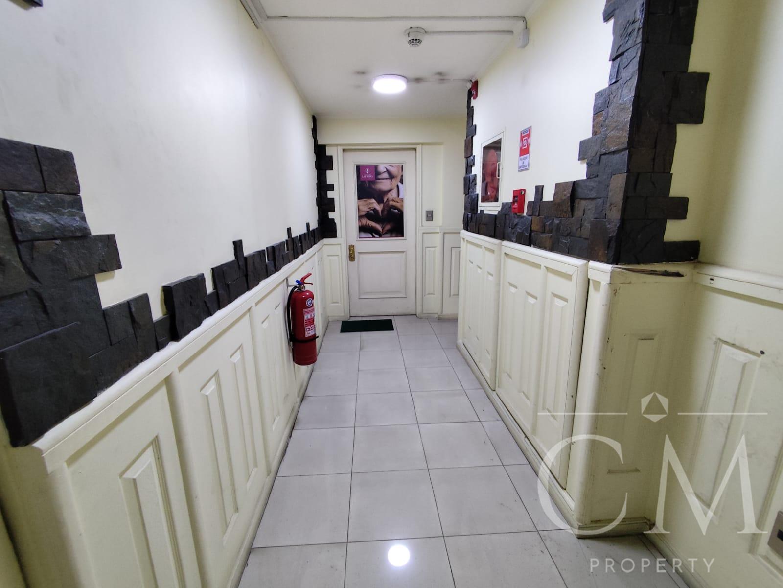 Amplia Oficina en arriendo, 70 M2 con estacionamiento y bodega, centro Concepción.